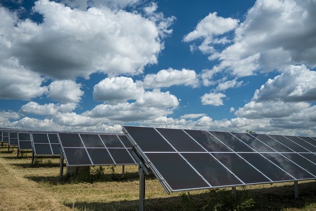 Globalna moc fotowoltaiki – potencjał energii słonecznej wciąż nie jest w pełni wykorzystany