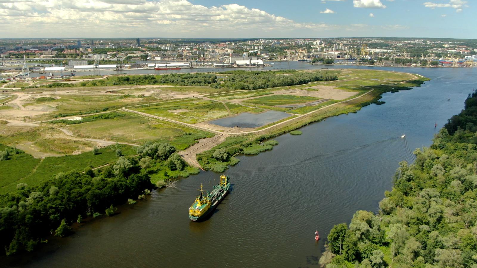Wyjątkowa pogłębiarka już w akcji, już prowadzi prace w szczecińskim Kanale Dębickim
