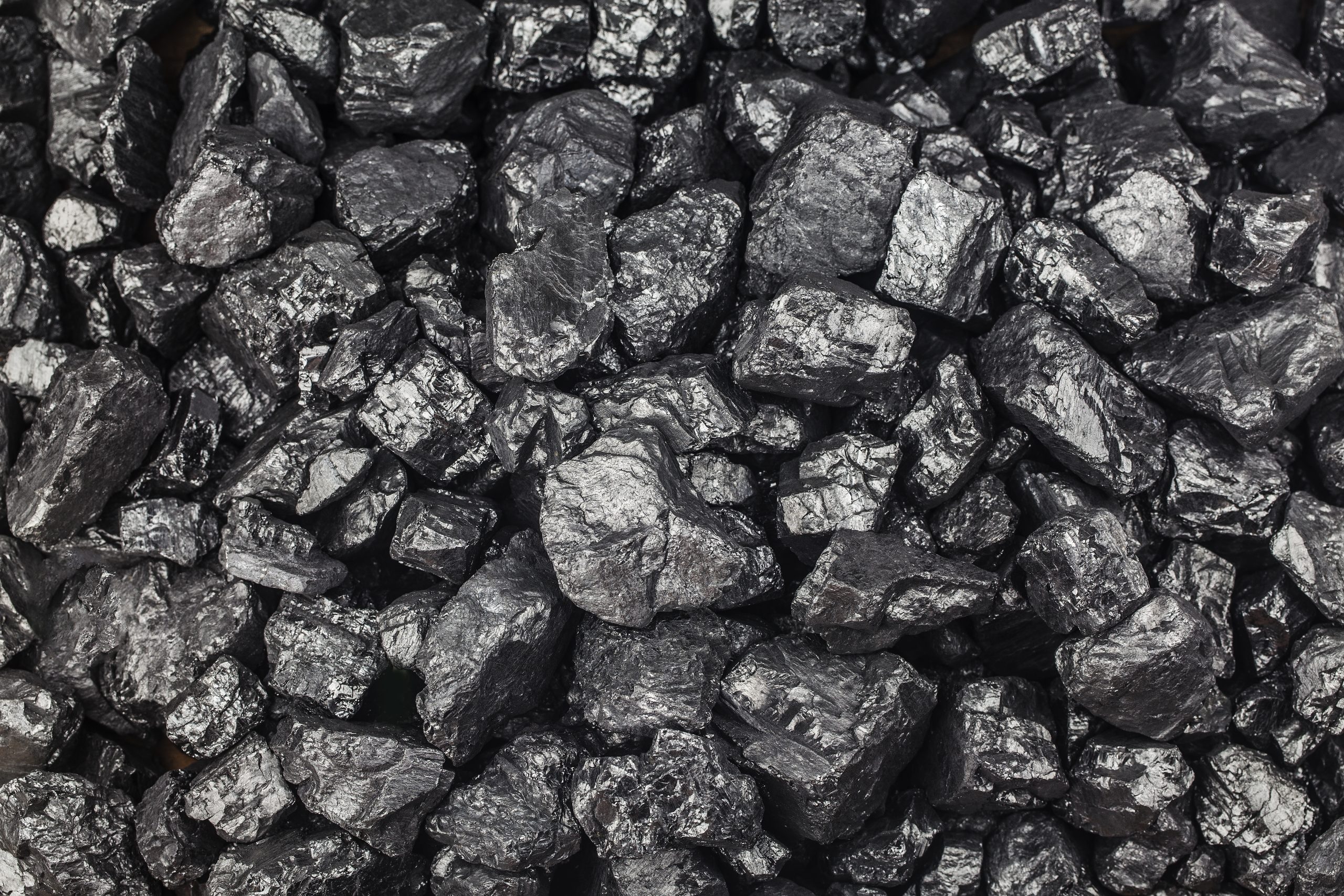 Branża sprzedawców węgla w trudnej sytuacji. IGSPW: Szacujemy, że 30–40 proc. firm jest wyłączonych z rynku