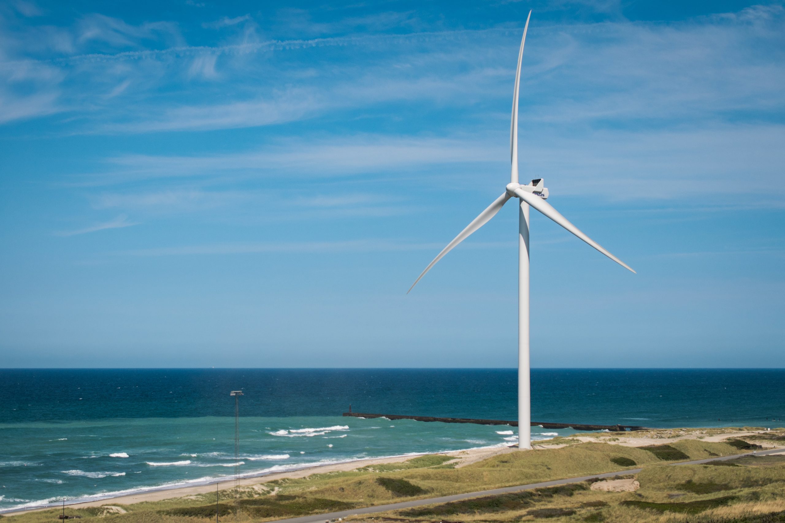 Polskie uczelnie mogą skorzystać na wielkich projektach morskich farm wiatrowych. Spółki z branży angażują się w kształcenie przyszłych kadr
