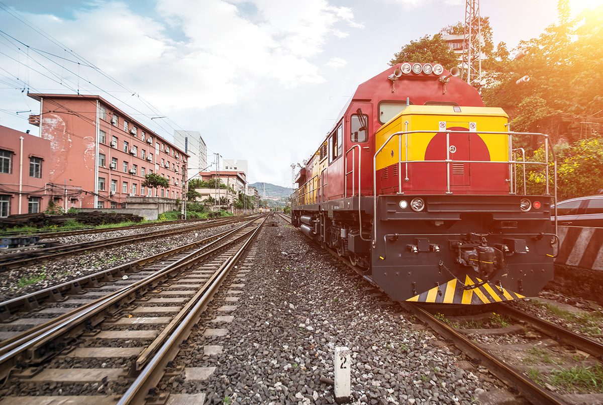 Inwestycje kolejowe w Polsce zbyt uzależnione od środków z UE. To powoduje perturbacje rynkowe pod koniec każdej unijnej perspektywy finansowej