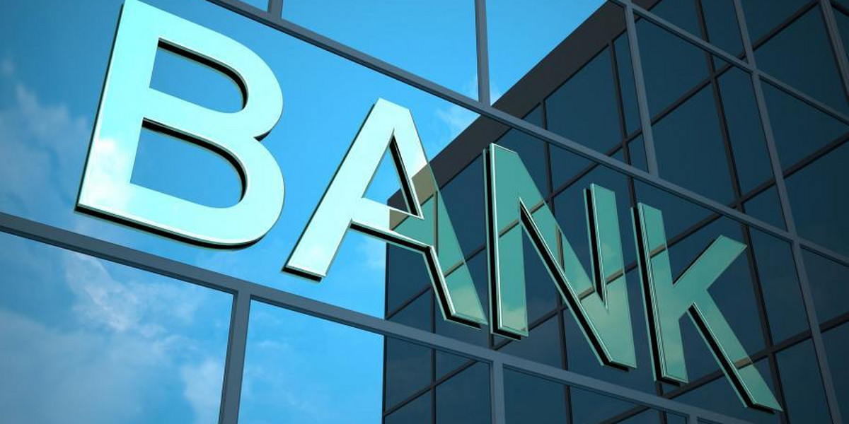 Sektor bankowy zaczyna wychodzić z załamania na rynku kredytów hipotecznych. Złagodzenie stanowiska KNF i rządowy program pomogą w odbudowie sprzedaży