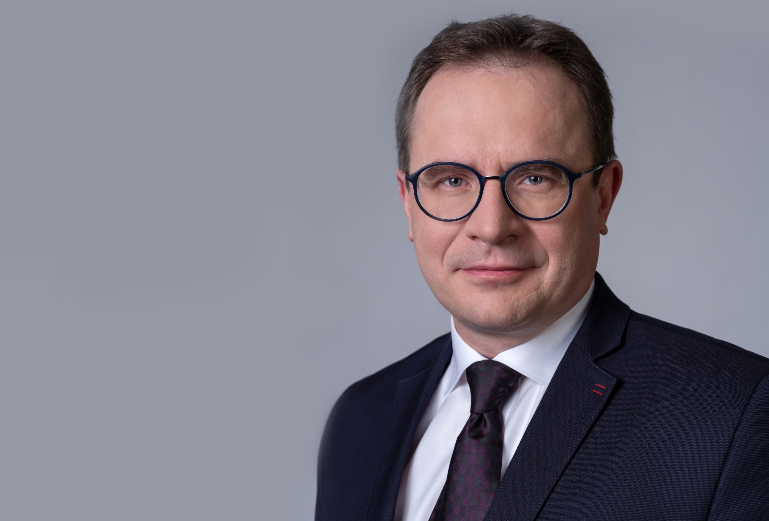 The role of the financial sector is to shape and promote good practice in sustainability reporting. Interview with Emil Ślązak, former Vice President of the Management Board in charge of the organisation’s management operations