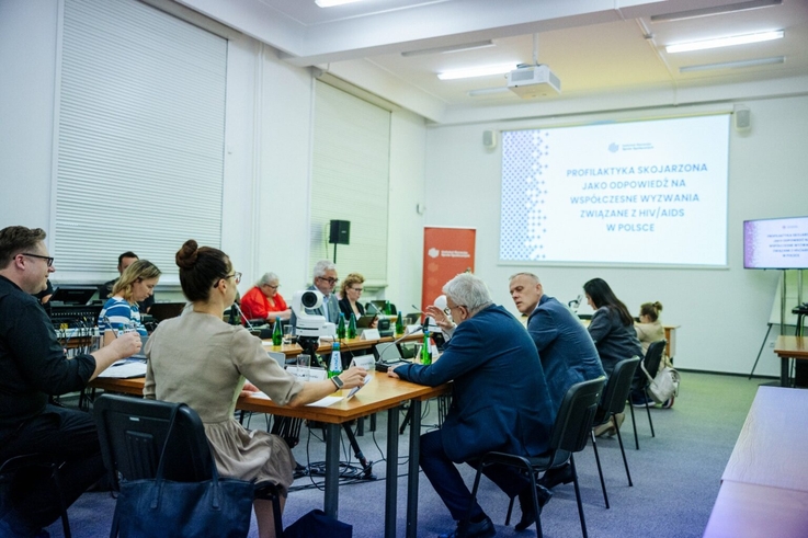 Polska potrzebuje edukacji, większego zainteresowanie testami w kierunku HIV i szerszego dostępu do profilaktyki przedekspozycyjnej