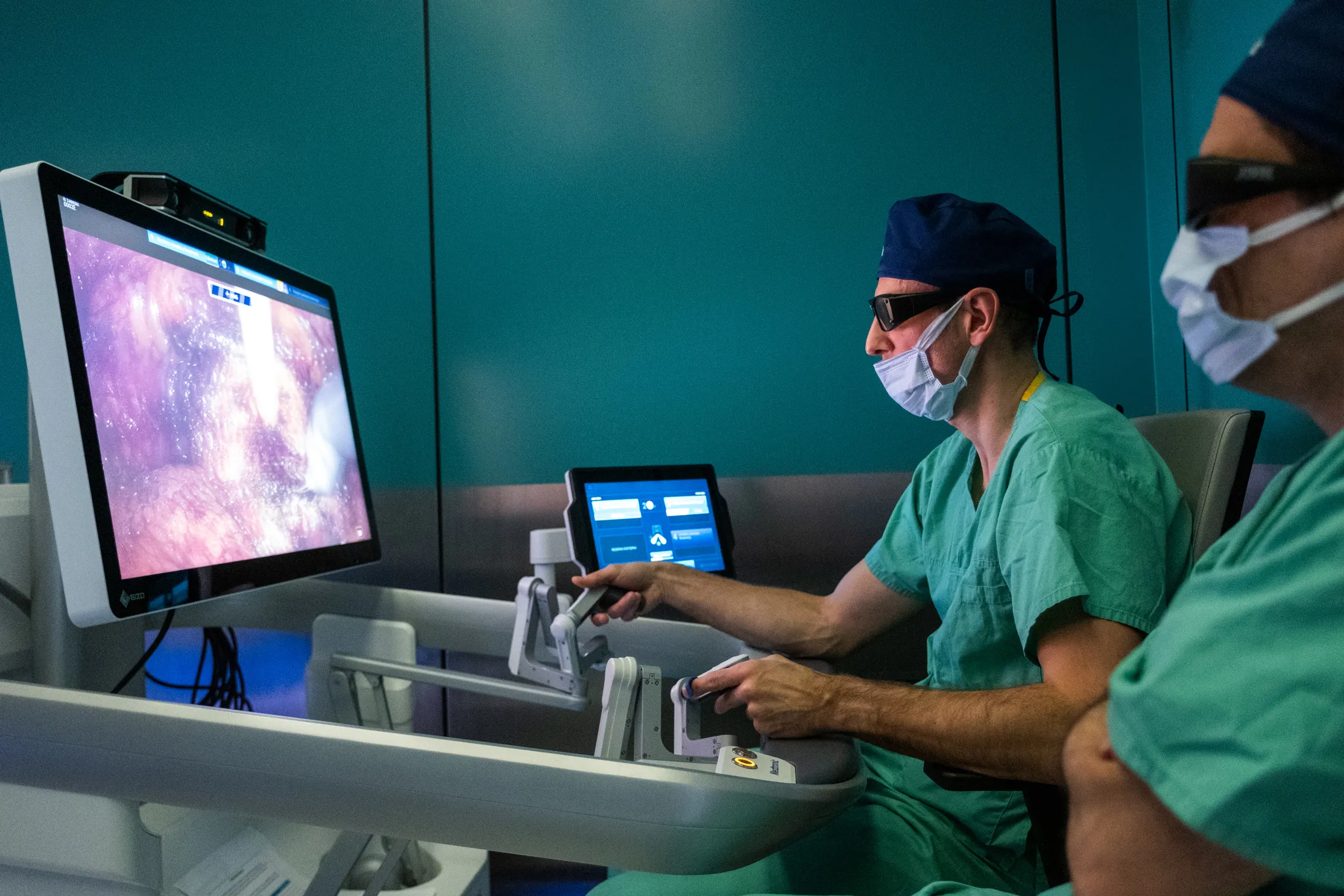 Ponad 100 szpitali w Polsce przeprowadza już zabiegi z wykorzystaniem robotów. Dołączają kolejne specjalizacje