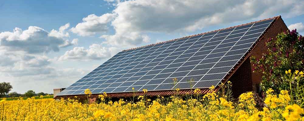 Rekordowy wzrost opłaty mocowej idealnym momentem na inwestycje w fotowoltaikę i magazyny energii