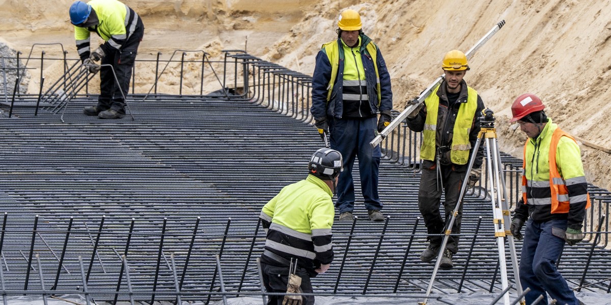 Polska przegrywa wyścig o ukraińskich pracowników z Niemcami i Beneluksem. Brak stabilnych rozwiązań prawnych może przyspieszyć odpływ kadr