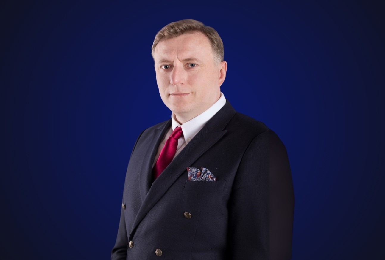 Zapewniamy dobre widoki na przyszłość. Rozmowa z Pawłem Dziekońskim, Wiceprezesem FAKRO