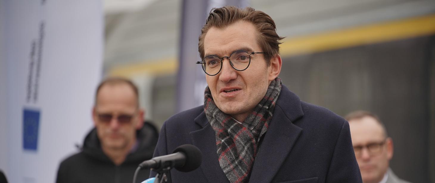 Na Mazurach kolej nabiera tempa