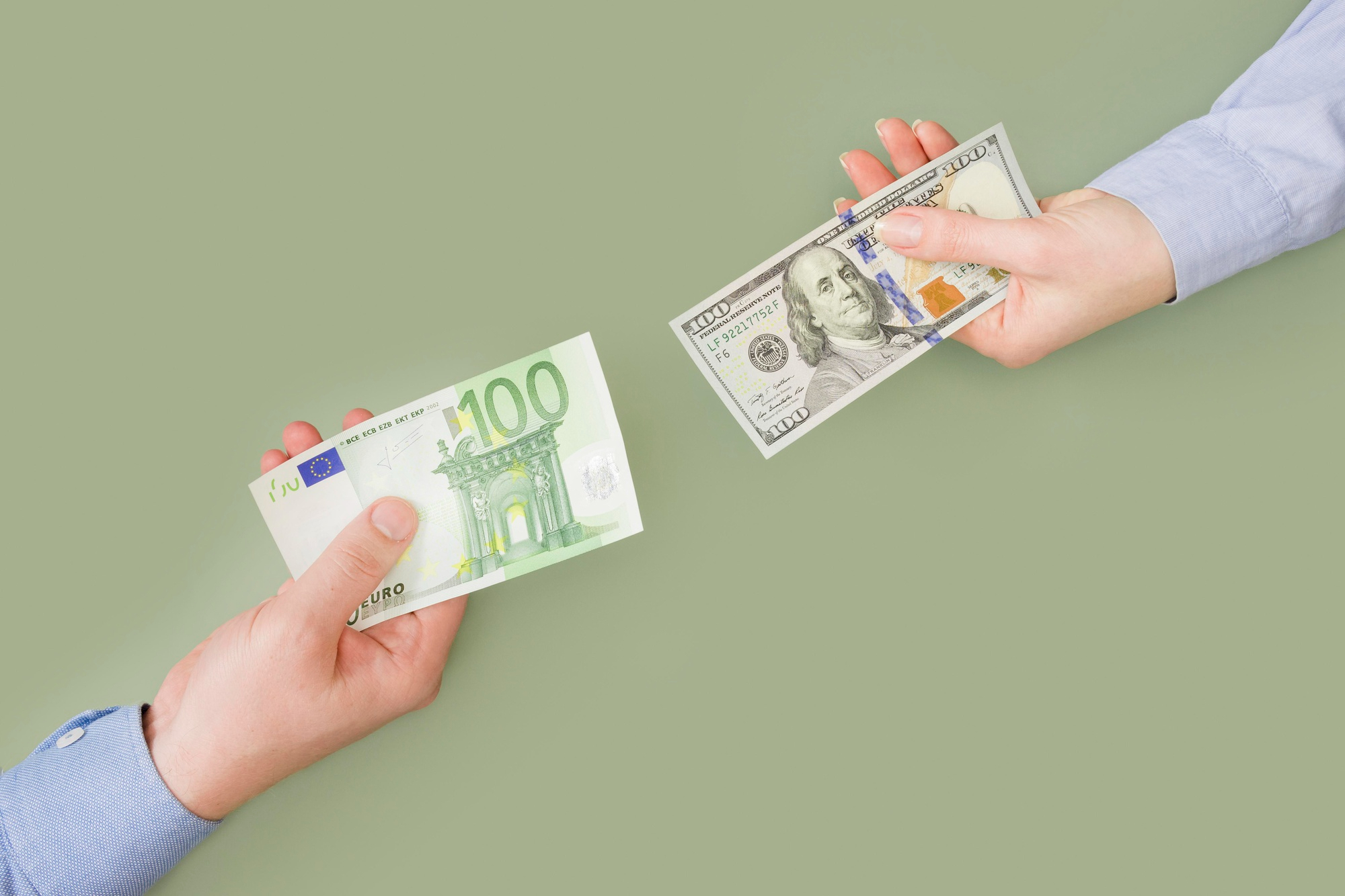 Złoty jest mocny, a dolar słaby i może być jeszcze słabszy Złoty jest mocny, a dolar słaby i może być jeszcze słabszy