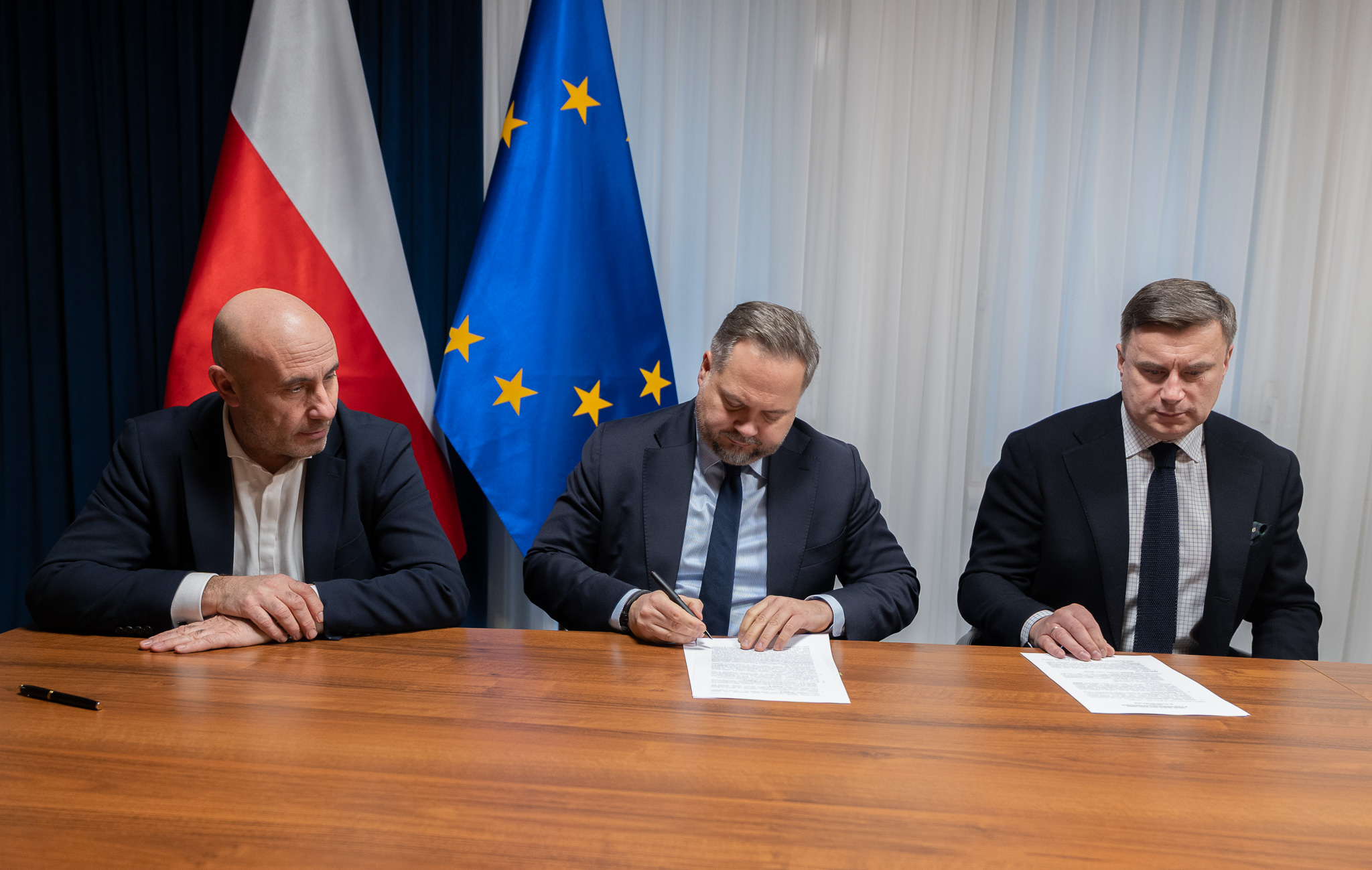 Ponad 1,1 miliarda złotych wsparcia dla przemysłu zbrojeniowego, branży medycznej oraz elektromobilności
