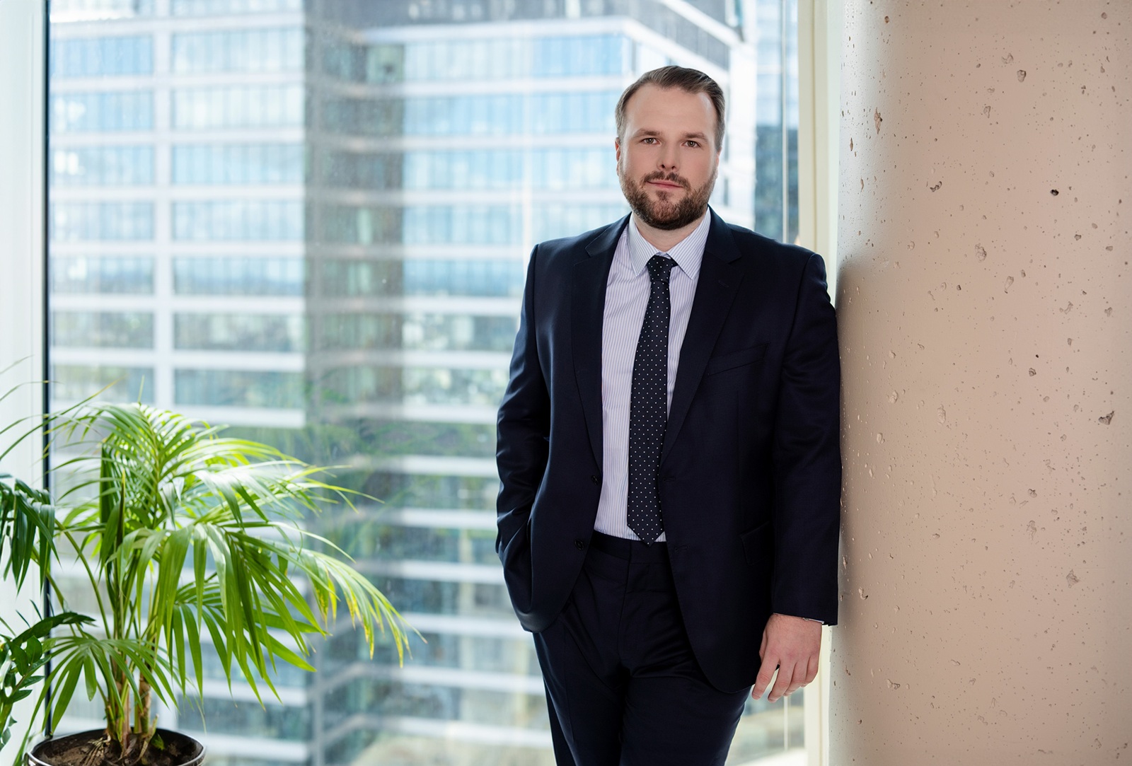JLL awansuje Michała Manię na Senior Directora