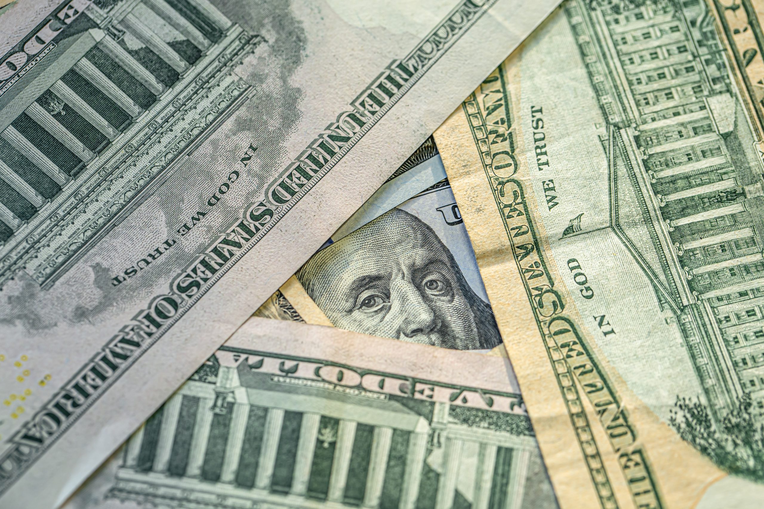 Dolar amerykański coraz silniejszy