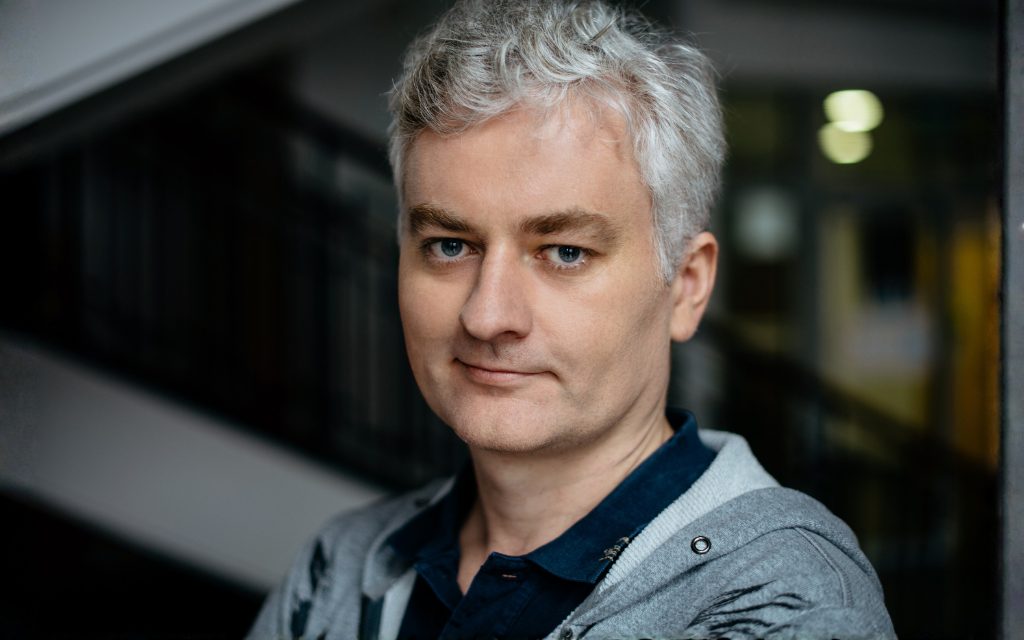 Sztuczna inteligencja potrzebuje ludzi. O transferze wiedzy, państwie i globalnej konkurencji rozmawiamy z Piotrem Sankowskim, naukowcem, współtwórcą i liderem Instytutu Badawczego IDEAS Sztuczna inteligencja potrzebuje ludzi. O transferze wiedzy, państwie i globalnej konkurencji rozmawiamy z Piotrem Sankowskim, naukowcem, współtwórcą i liderem Instytutu Badawczego IDEAS