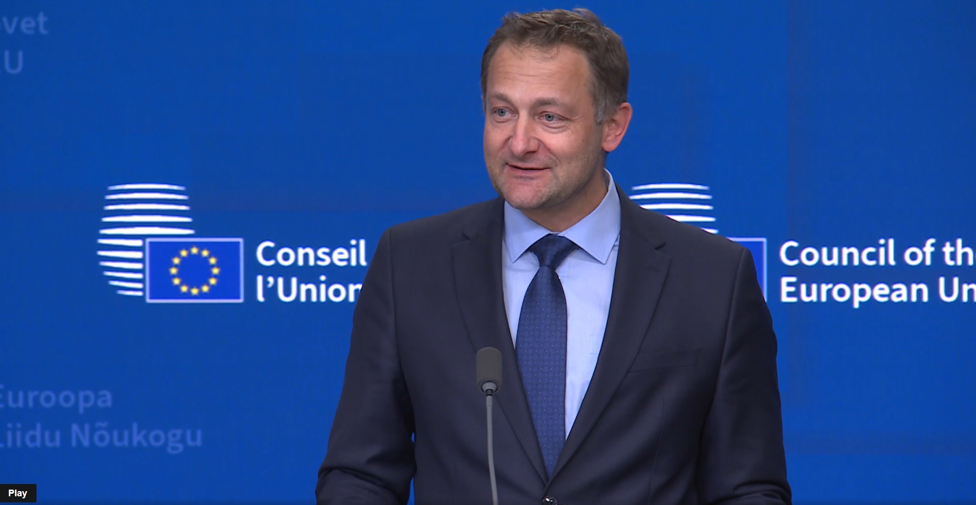 UE zapowiada czasowe zawieszenie bezcłowego importu cukru