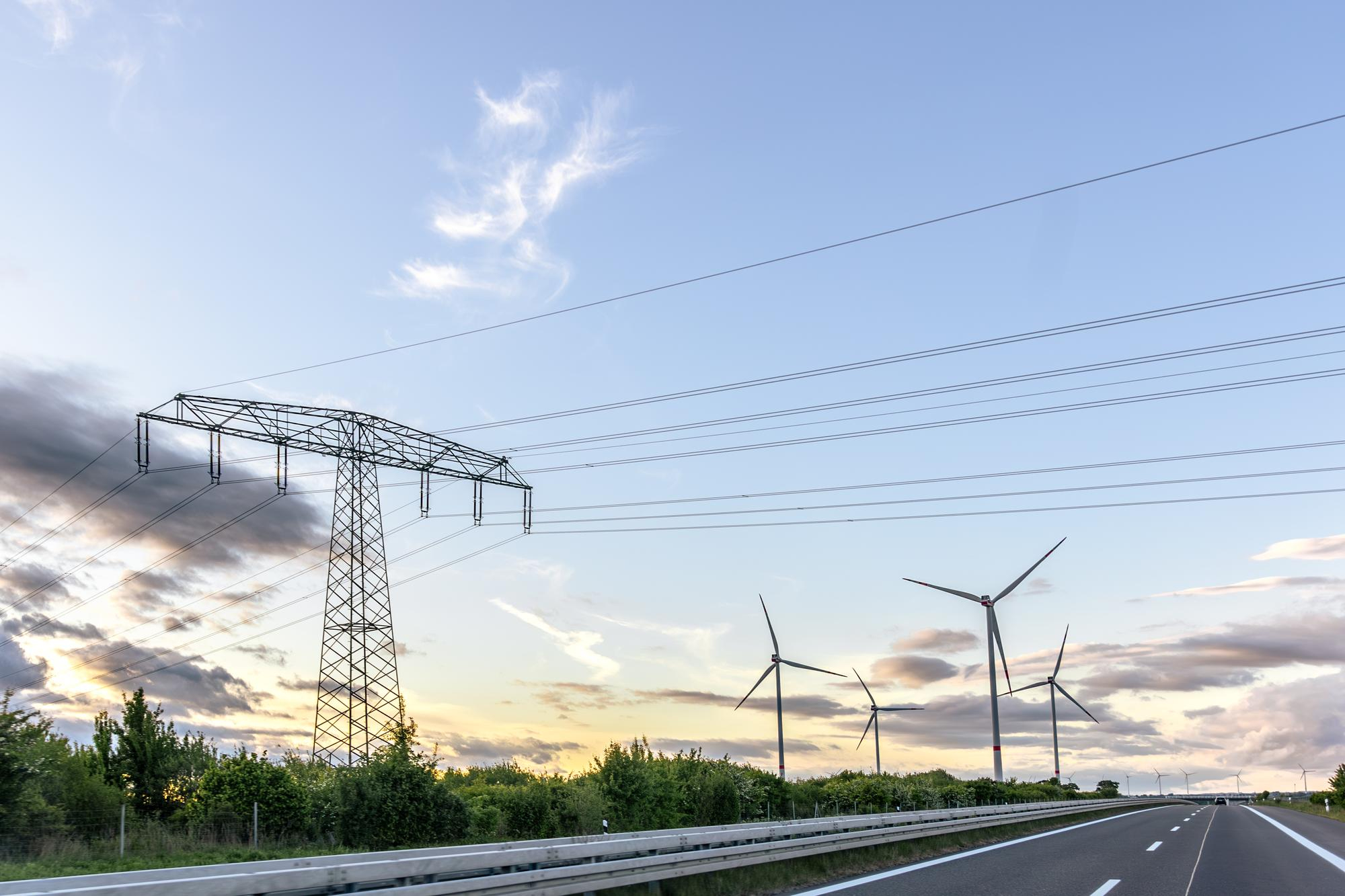 Inwestycje w energetyce przyspieszają. Stabilne i tańsze źródła energii mają wspierać konkurencyjność firm Inwestycje w energetyce przyspieszają. Stabilne i tańsze źródła energii mają wspierać konkurencyjność firm