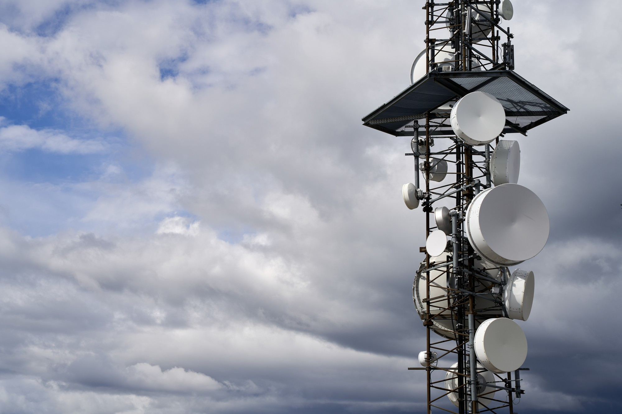 Unia Europejska planuje zmienić prawo telekomunikacyjne. Digital Networks Act ma pobudzić inwestycje w tym sektorze