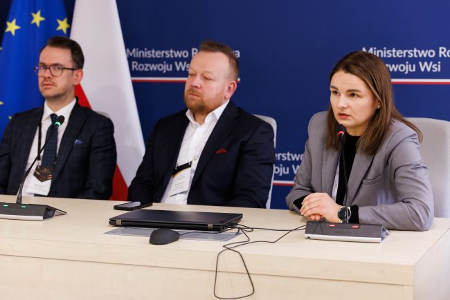 Dyskusja o technologiach cyfrowych i ich wpływie na rentowność: nowoczesna produkcja rolna w praktyce.