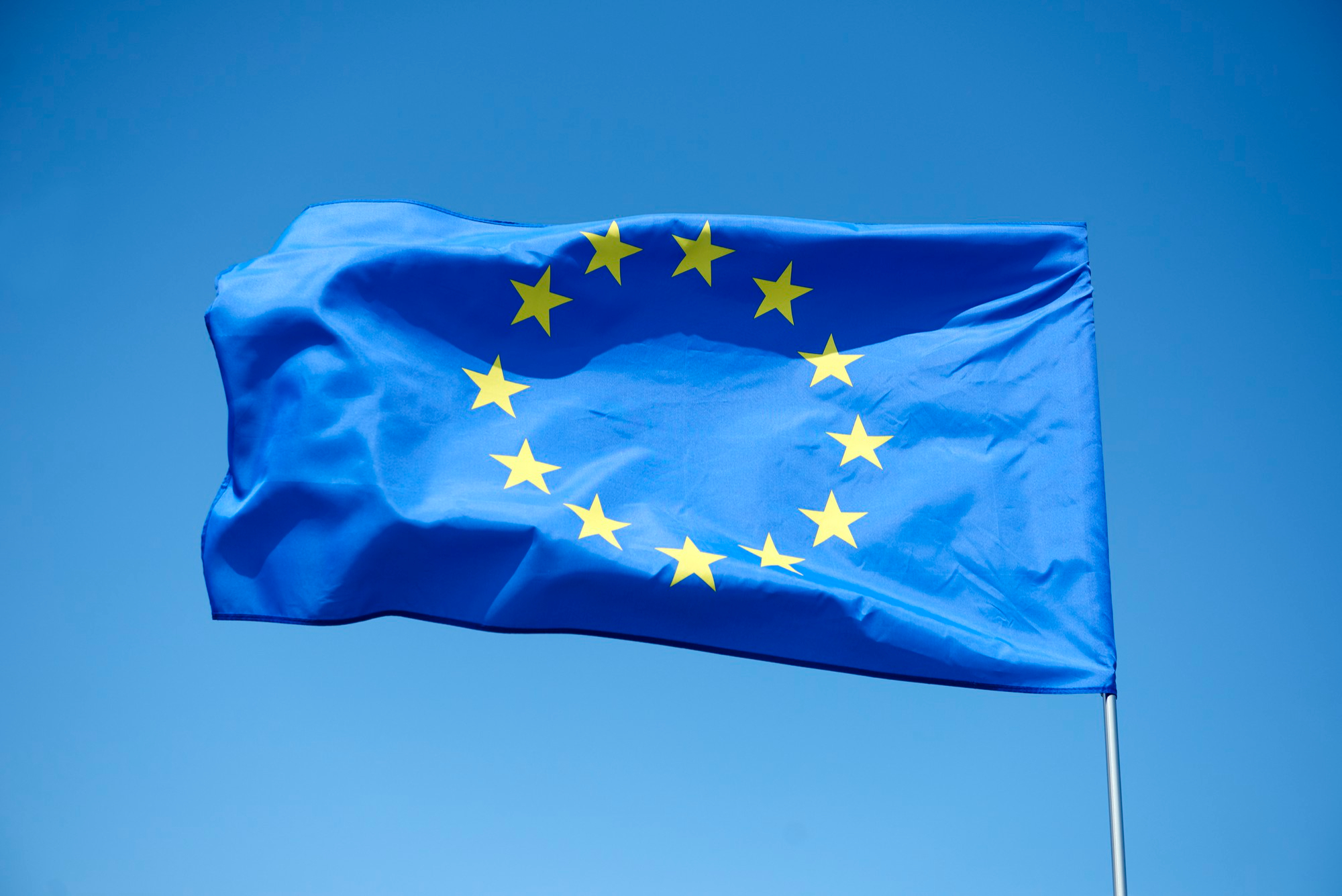 Unijne wartości pozostają ważne dla Europejczyków. Doceniają oni demokrację, pokój i praworządność Unijne wartości pozostają ważne dla Europejczyków. Doceniają oni demokrację, pokój i praworządność