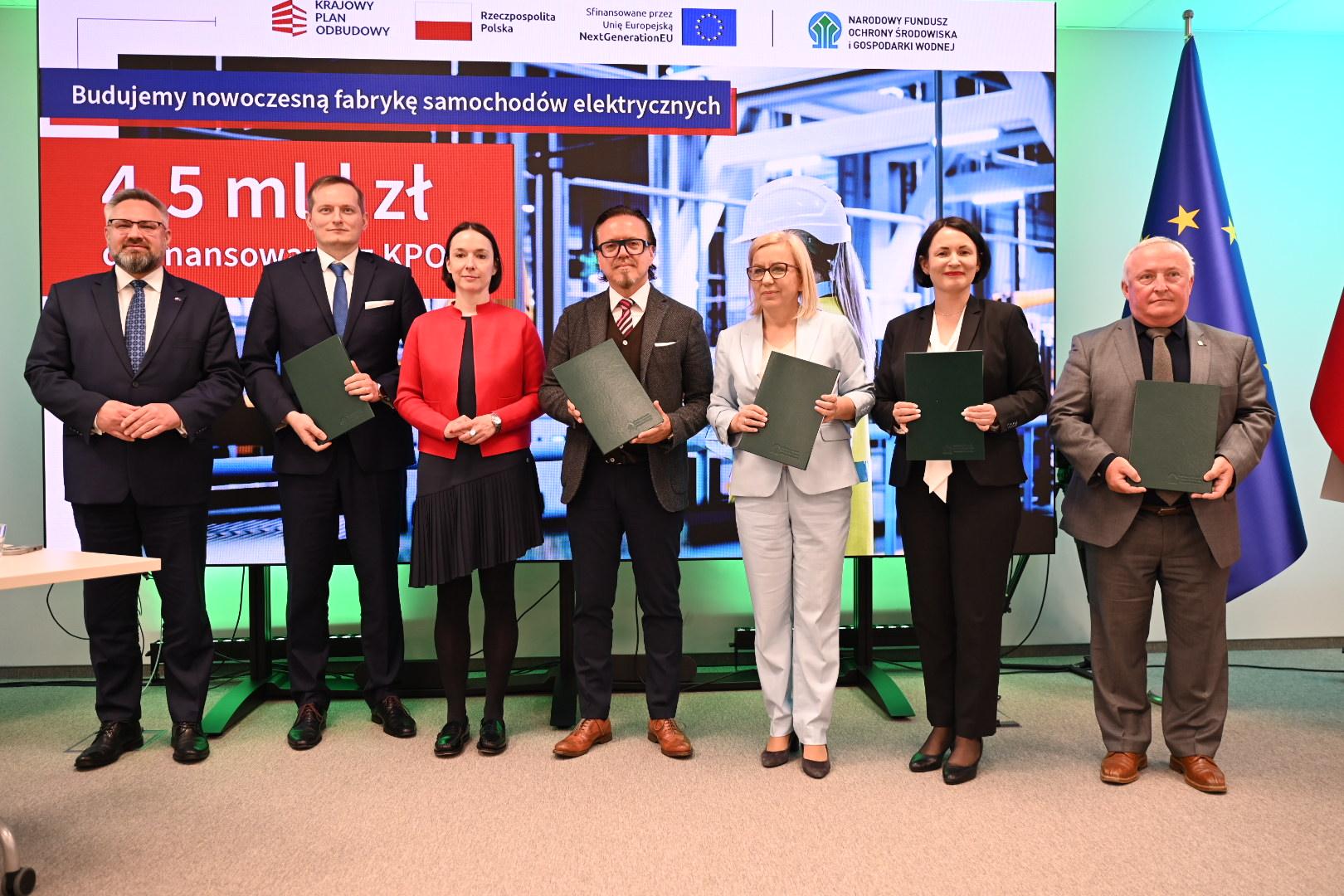 4,5 mld zł z KPO inwestujemy w Polski Hub Elektromobilności 4,5 mld zł z KPO inwestujemy w Polski Hub Elektromobilności