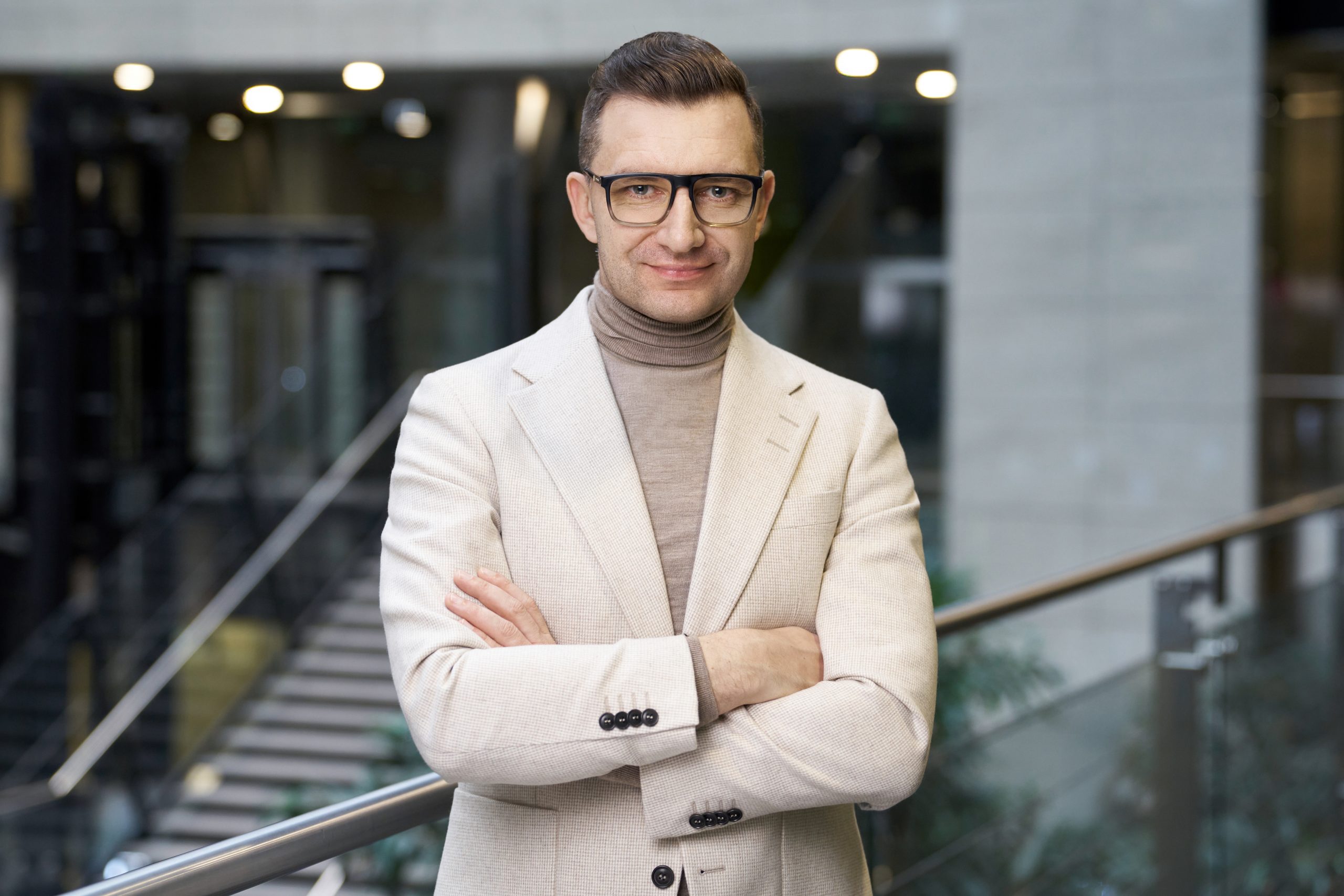 Neutral Host – nowy model łączności w budynkach, który zmienia logikę inwestycji. Przemysław Pawłowski, CEO StarNet Telecom, o tym, jak infrastruktura telekomunikacyjna zaczyna wpływać na wartość nieruchomości Neutral Host – nowy model łączności w budynkach, który zmienia logikę inwestycji. Przemysław Pawłowski, CEO StarNet Telecom, o tym, jak infrastruktura telekomunikacyjna zaczyna wpływać na wartość nieruchomości