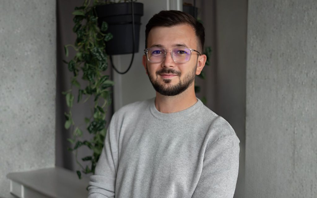 Samotność lidera. Dlaczego im wyżej jesteś, tym mniej możesz powiedzieć? Wywiad z Arkadiuszem Czyżowskim, psychologiem i coachem z Centrum Psychologicznego Good Life