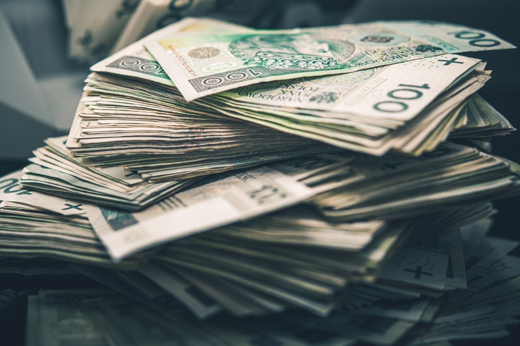 Złoty odzyskuje wartość Złoty odzyskuje wartość