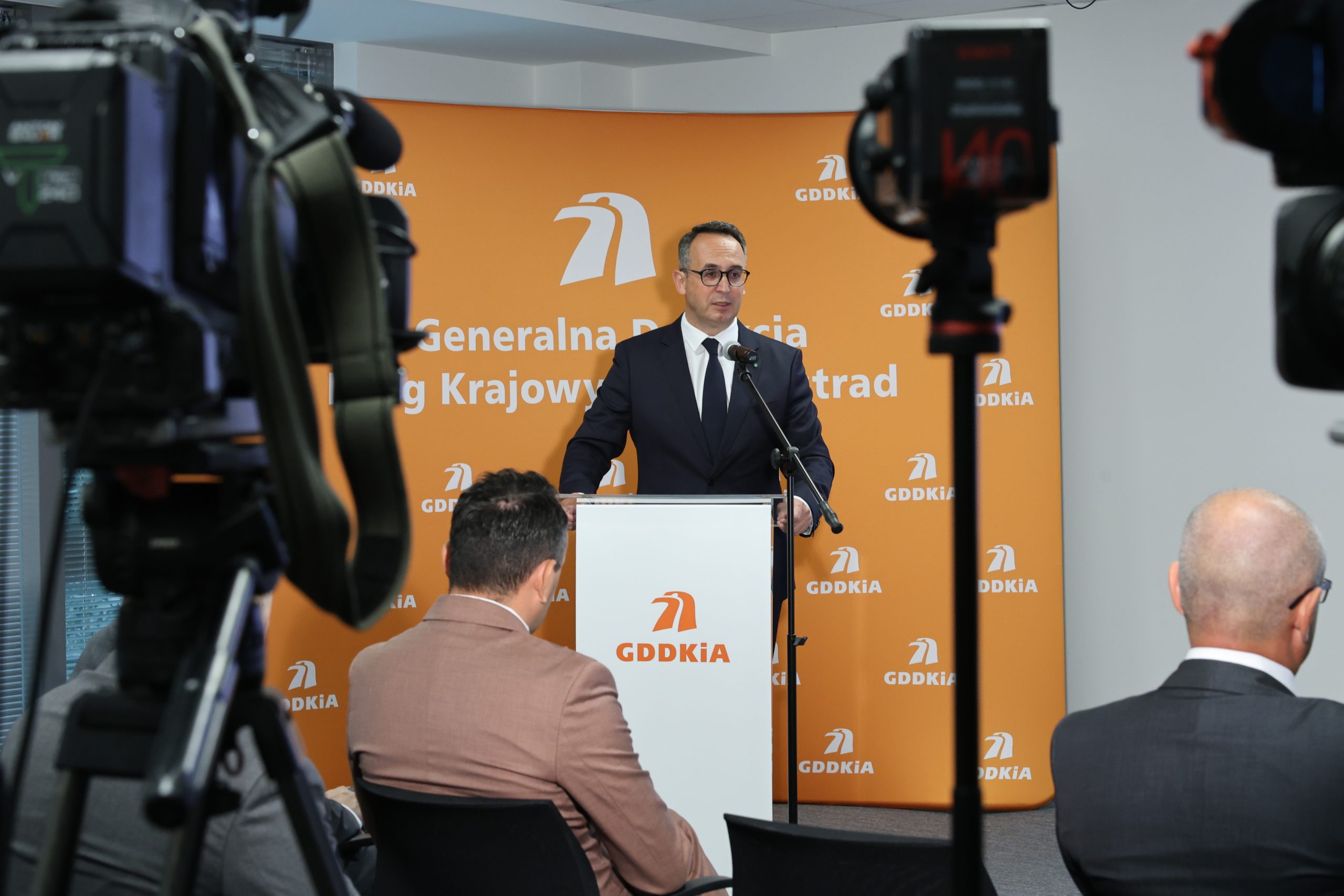 Umowa na rozbudowę kolejnego odcinka autostrady A2 między Łodzią i Warszawą podpisana Umowa na rozbudowę kolejnego odcinka autostrady A2 między Łodzią i Warszawą podpisana