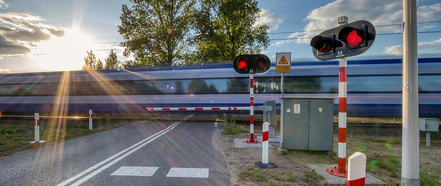 Zwiększamy bezpieczeństwo na przejazdach kolejowo-drogowych