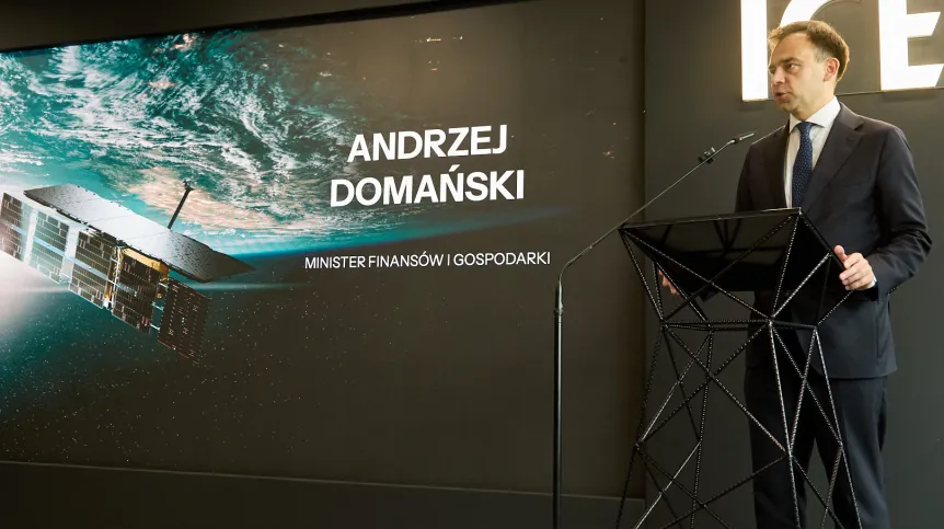 Domański: współczesne bezpieczeństwo buduje się na orbicie