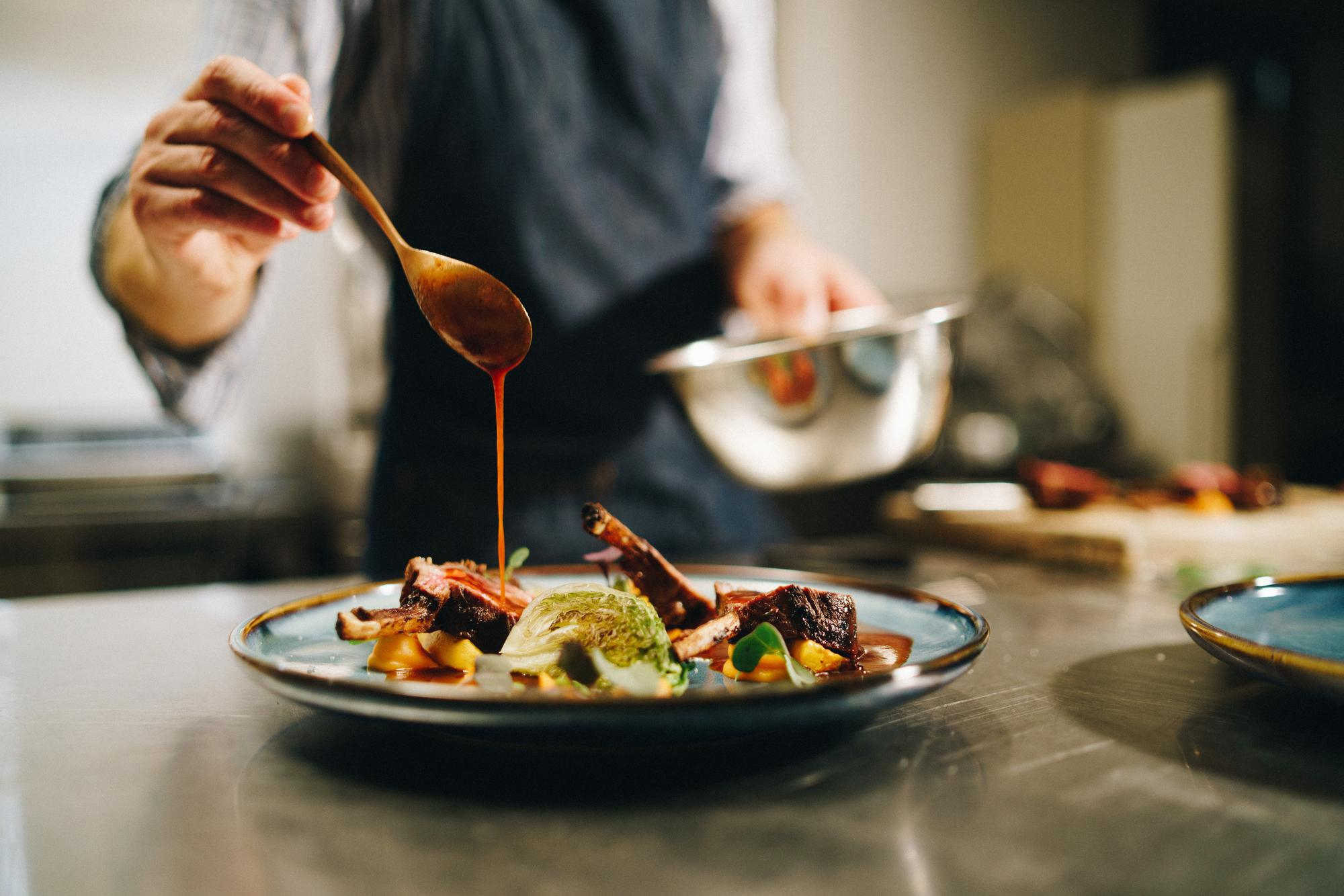 Sektor HoReCa może wspierać bezpieczeństwo energetyczne. Eksperci: resztki gastronomiczne powinny zostać wyłączone ze strumienia odpadów komunalnych